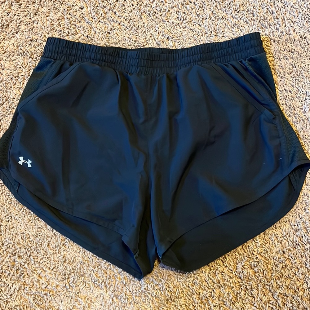 Under Armour Heat Gear Women’s Shorts - Size L